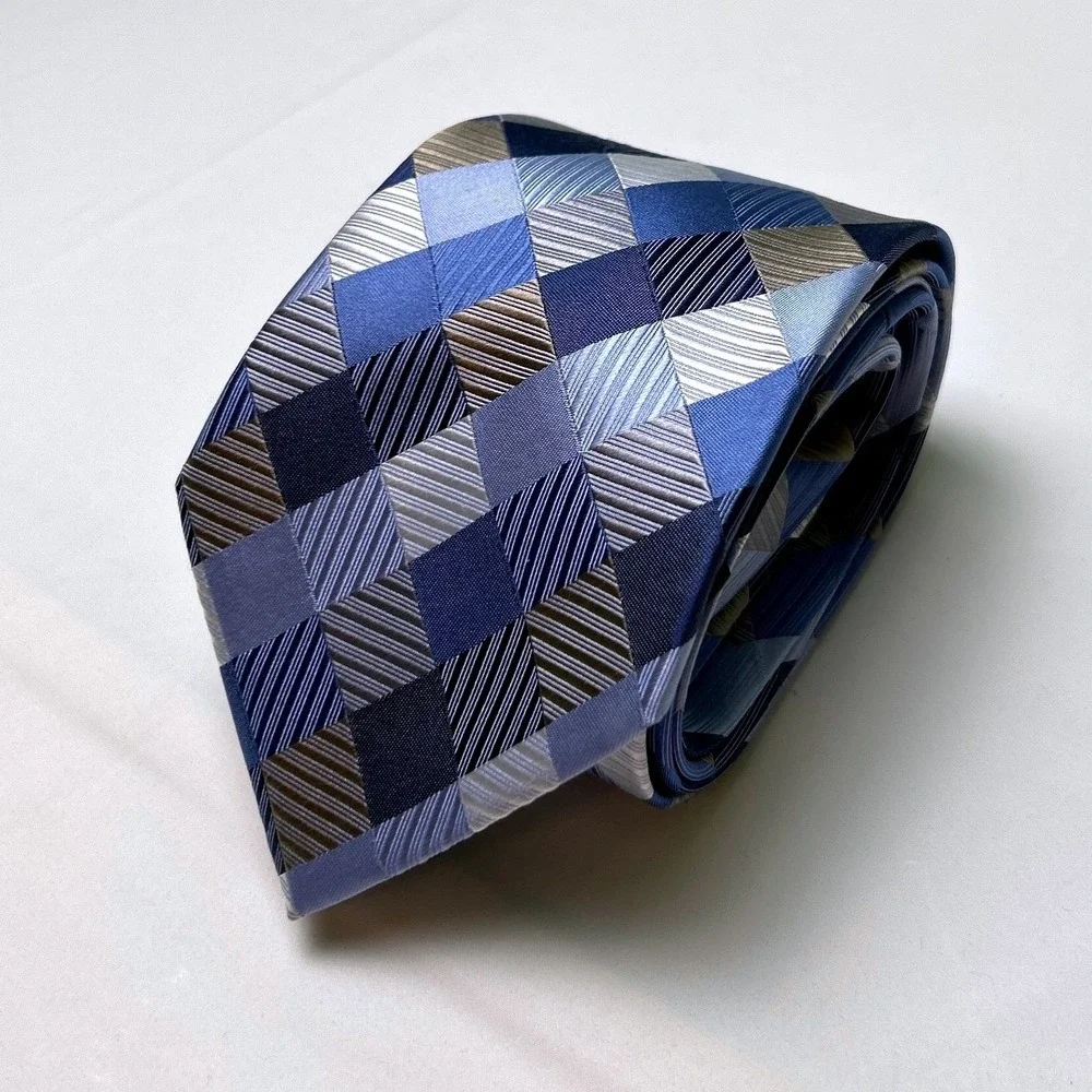 Geoffrey Beene Mens Geometric Patchwork Silk Classic Necktie OS Blue Navy Silver